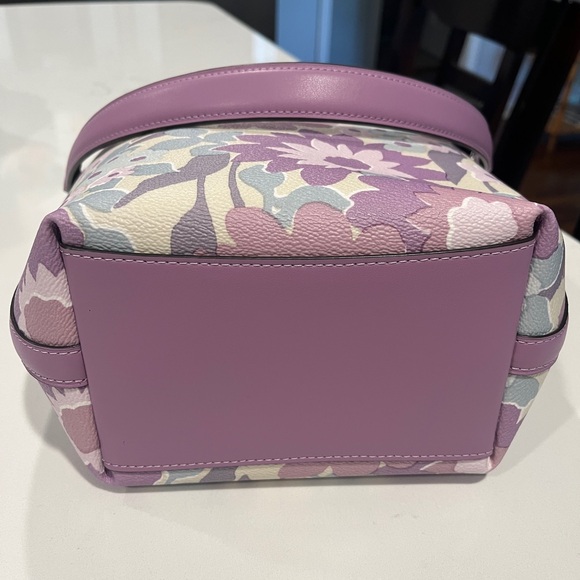 💜New! Coach! - Picture 7 of 16